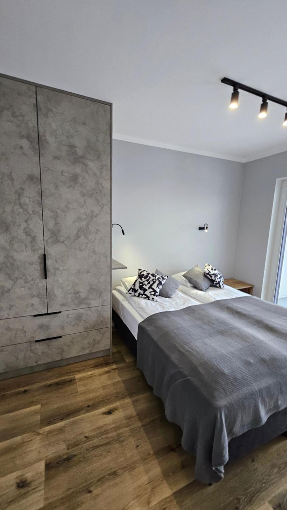 Apartament Bulgarska 59 - Sypialnia I Salon - 40M2 - Self Check In 24H Poznań Eksteriør billede